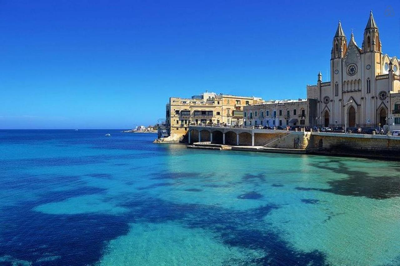 Idyllic Apartment Steps From The Promenade Sliema Kültér fotó
