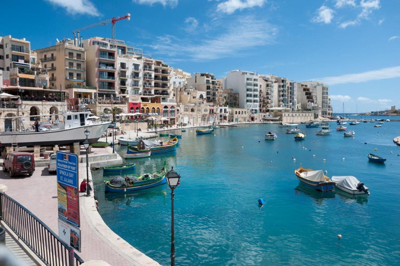 Idyllic Apartment Steps From The Promenade Sliema Kültér fotó